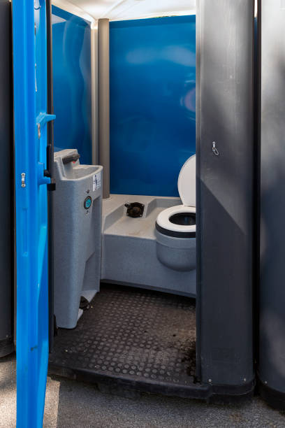 Portable Toilet Options We Offer in Beach City, TX